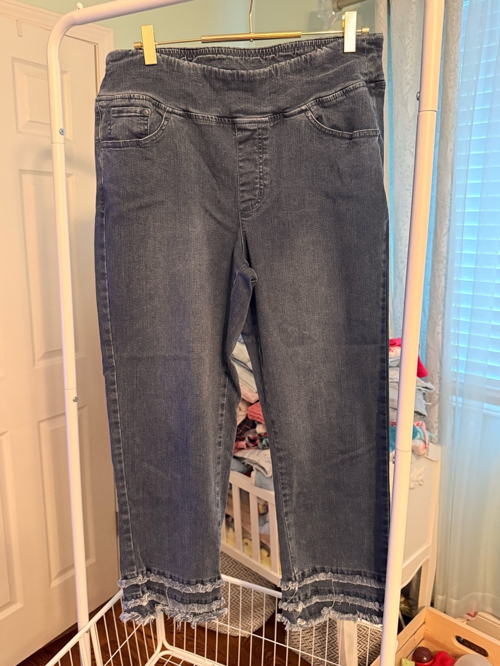 Belle by Kim Gravel Tall
Triple Luxe Denim Triple Fray
Cropped  jeans